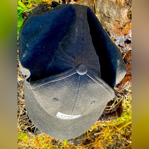 UPS Hat - Picture 2 of 3